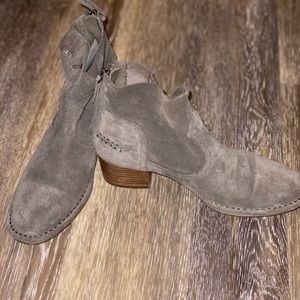 UGG: Bandara Ankle Boot